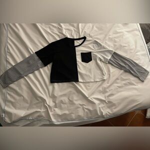 Cropped black and white split long sleeve t shirt